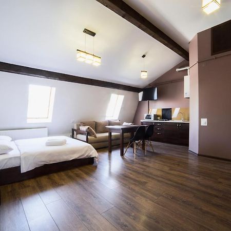 Аpartments In The Center On Mitniy Square Apartamento Lviv Exterior foto